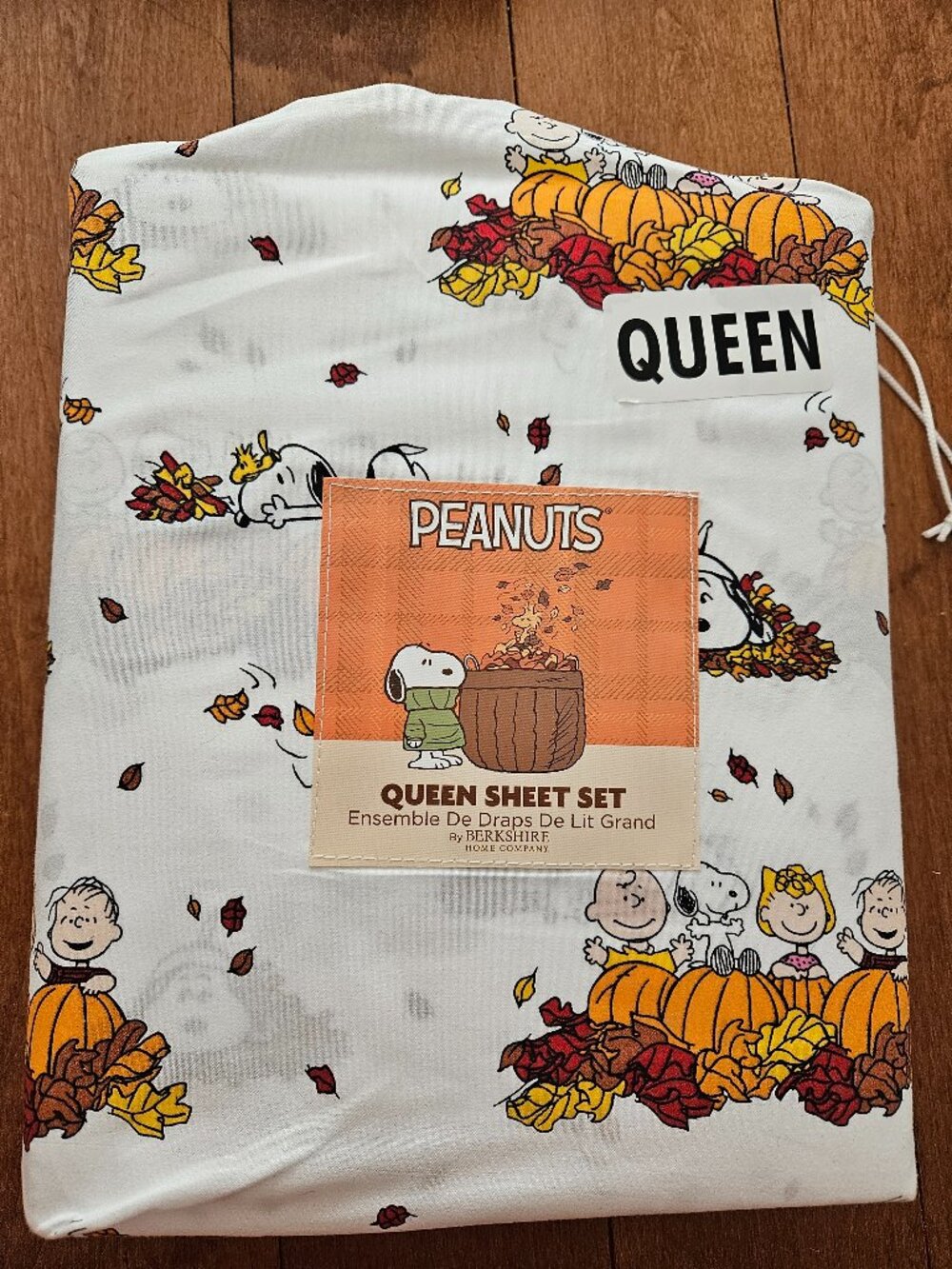 Queen peanuts snoopy fall halloween bed sheets set brand new